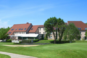 Domaine du Val de Sorne (39) - Stage de Golf Perfectionnement Spécial été de 3 à 5 jours avec un Pro de l'Académie